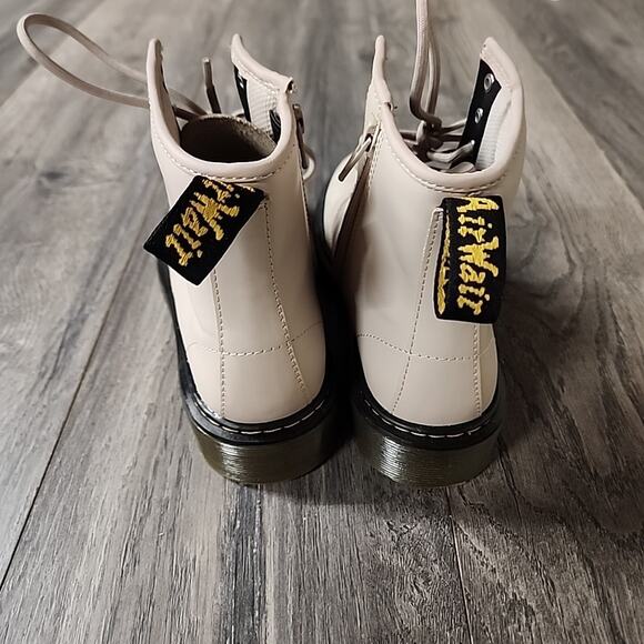 Dr Doc Martens 25634 Patent Leather Combat Boots Tan Women's Size 5 - Picture 3 of 9